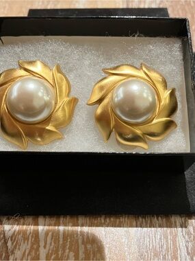Gold Pearl Floral Clip-On Earrings - Women Jewelry